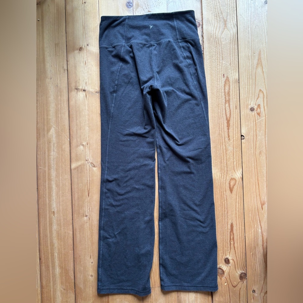 Grey Heather Old Navy straight leg yoga pants